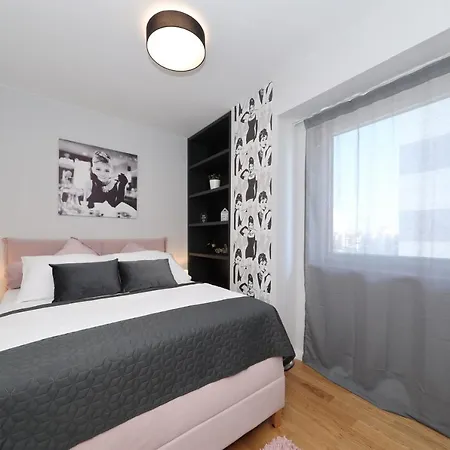 Luxury Center Apartment