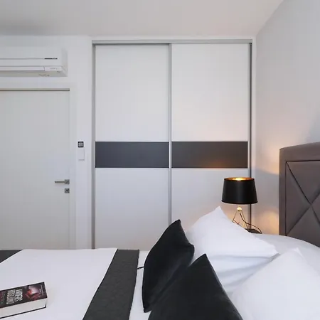 Luxury Center Apartment